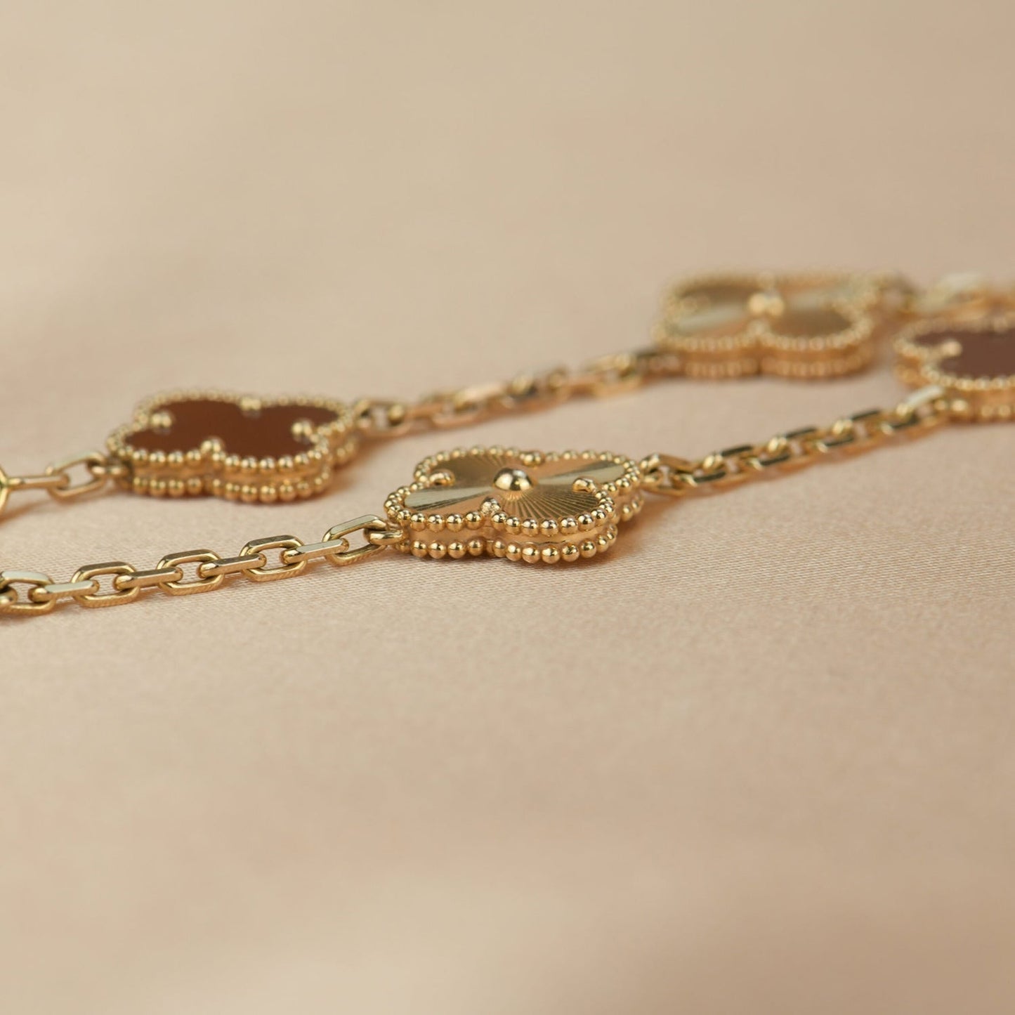 [Luna Brilliance]CLOVER  5 MOTIFS CARNELIAN GOLD BRACELET