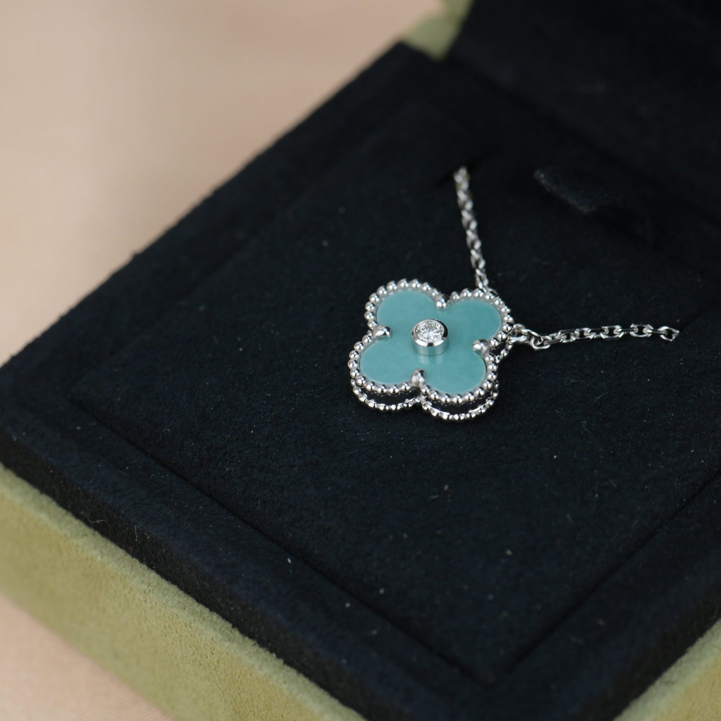 [Luna Brilliance]CLOVER 15MM DIAMOND SVRES PORCELAIN  NECKLACE SILVER