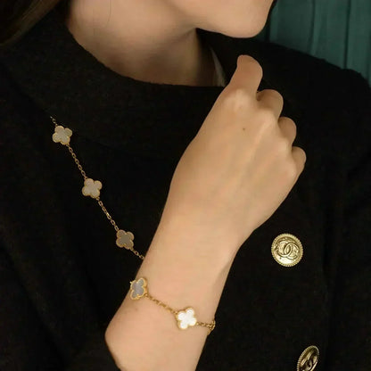 [Luna Brilliance]CLOVER  5 MOTIF WHITE MOP BRACELET