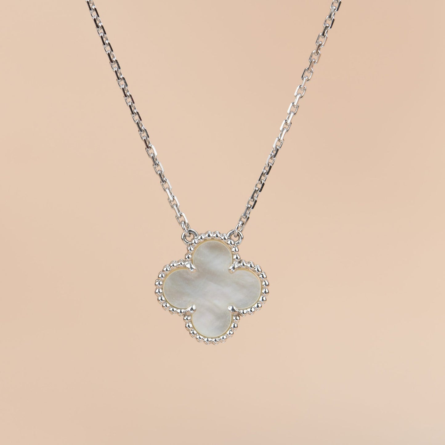 [Luna Brilliance]CLOVER  15MM WHITE MOTHER-OF-PEARL SILVER