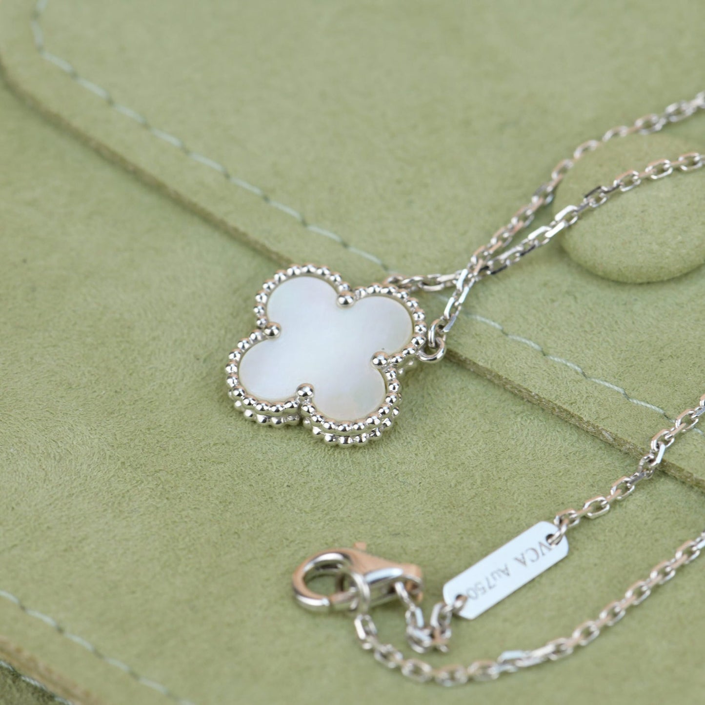 [Luna Brilliance]CLOVER  15MM WHITE MOTHER-OF-PEARL SILVER