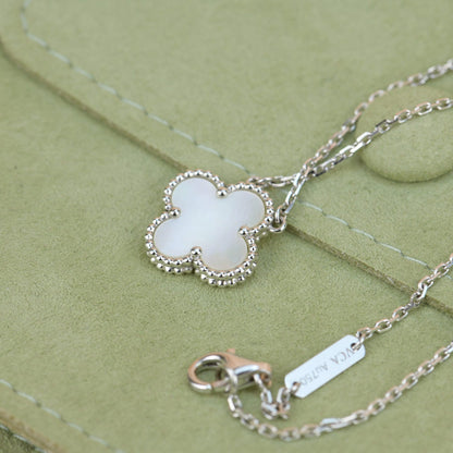 [Luna Brilliance]CLOVER  15MM WHITE MOTHER-OF-PEARL SILVER