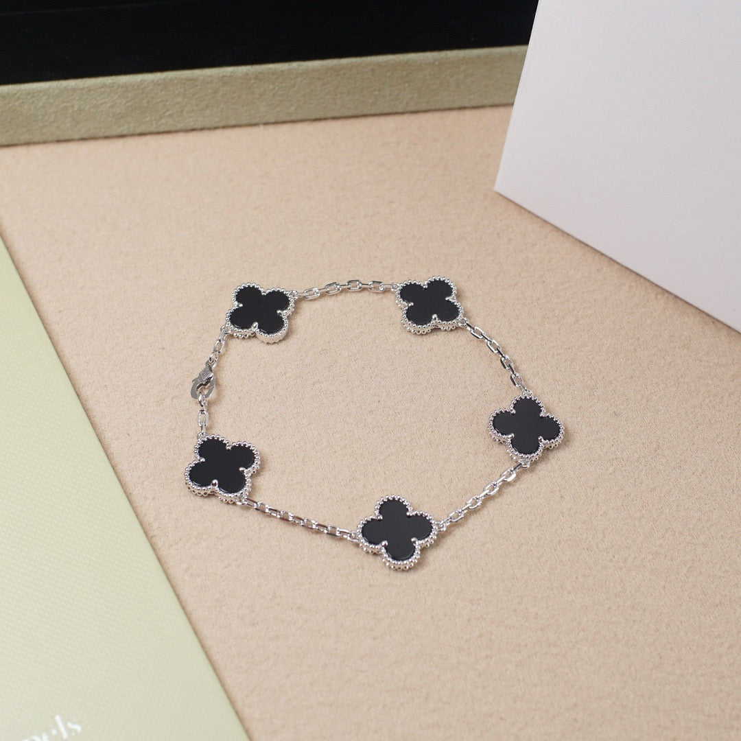 [Luna Brilliance]CLOVER 5 MOTIF ONYXS  BRACELET SILVER