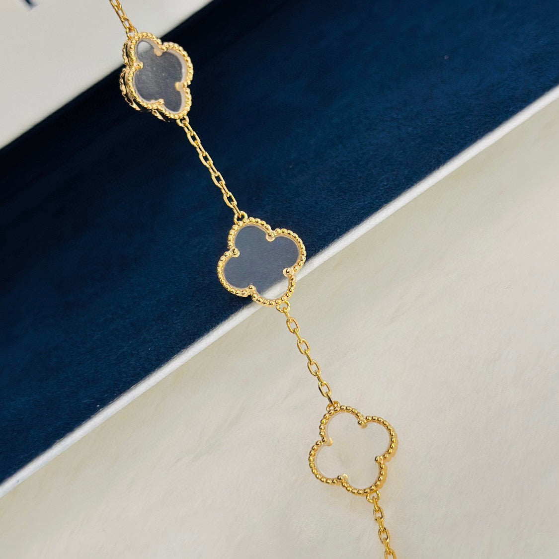 [Luna Brilliance]CLOVER 5 MOTIF ROCK CRYSTAL PINK GOLD BRACELET