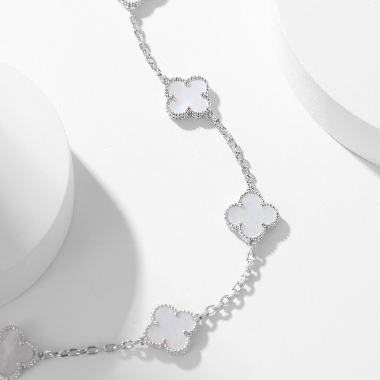 [Luna Brilliance]CLOVER 10 MOTIFS WHITE MOTHER OF PEARL NECKLACE