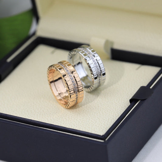 [Luna Brilliance]ICE CUBE RING WITH DIAMONDS