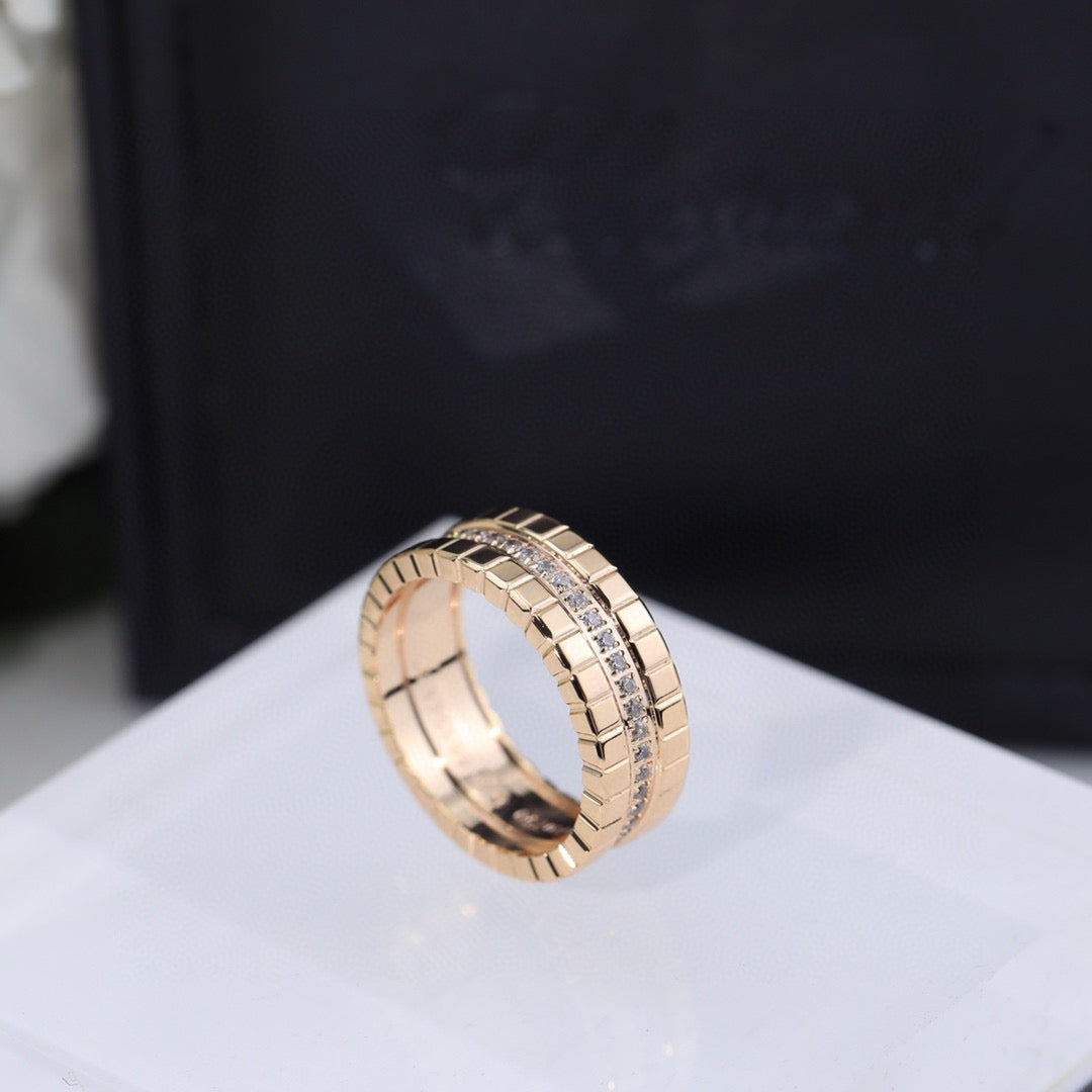 [Luna Brilliance]ICE CUBE RING WITH DIAMONDS
