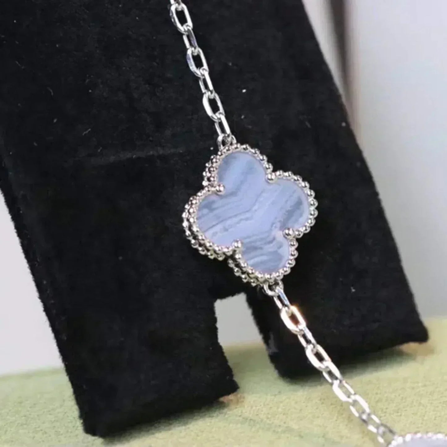 [Luna Brilliance]CLOVER  5 MOTIF PURPLE CHALCEDONY BRACELET SILVER