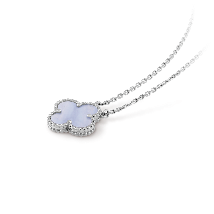 [Luna Brilliance]CLOVER 15MM BLUE CHALCEDONY NECKLACE SILVER