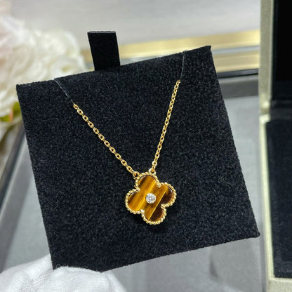 [Luna Brilliance]CLOVER 15MM DIAMOND AND YELLOW TIGER'S EYE AGATE necklace