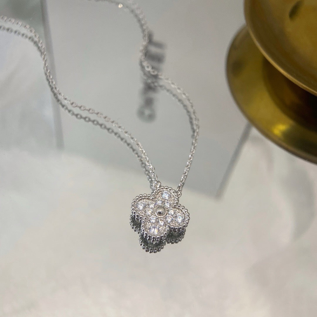 [Luna Brilliance]CLOVER 15MM DIAMOND SINGLE FLOWER NECKLACE