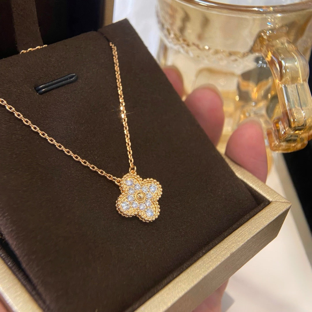 [Luna Brilliance]CLOVER 15MM DIAMOND SINGLE FLOWER NECKLACE