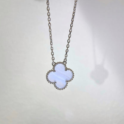 [Luna Brilliance]CLOVER 15MM BLUE CHALCEDONY NECKLACE SILVER