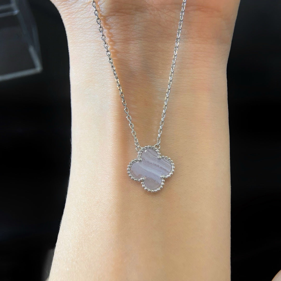 [Luna Brilliance]CLOVER 15MM BLUE CHALCEDONY NECKLACE SILVER