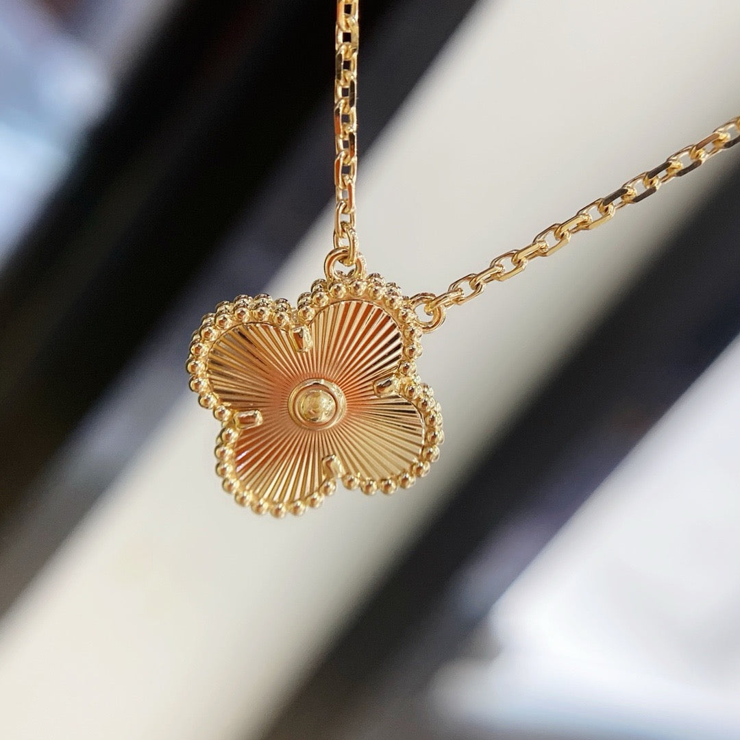 [Luna Brilliance]CLOVER 15MM LASER NECKLACE