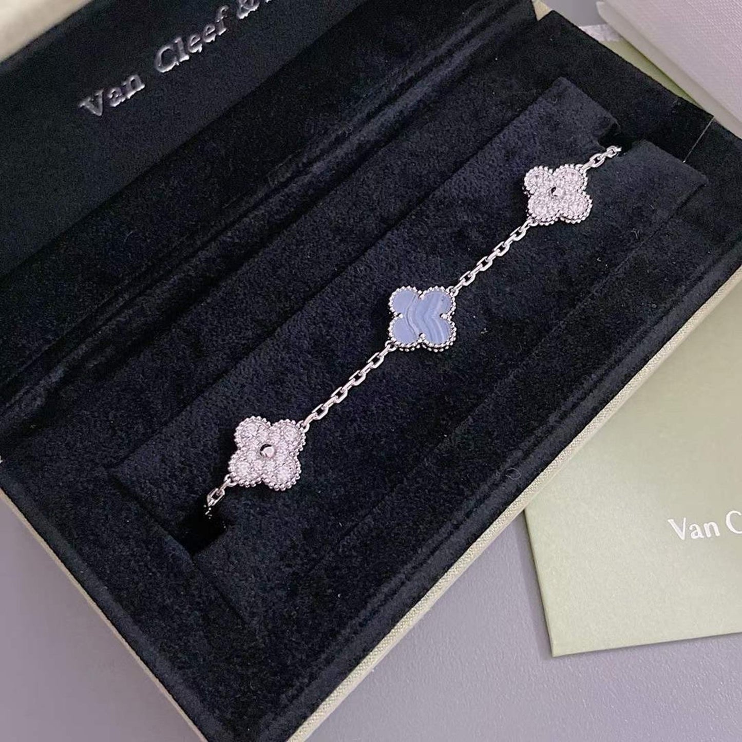 [Luna Brilliance]CLOVER  5 MOTIF DIAMOND PURPLE CHALCEDONY BRACELET SILVER
