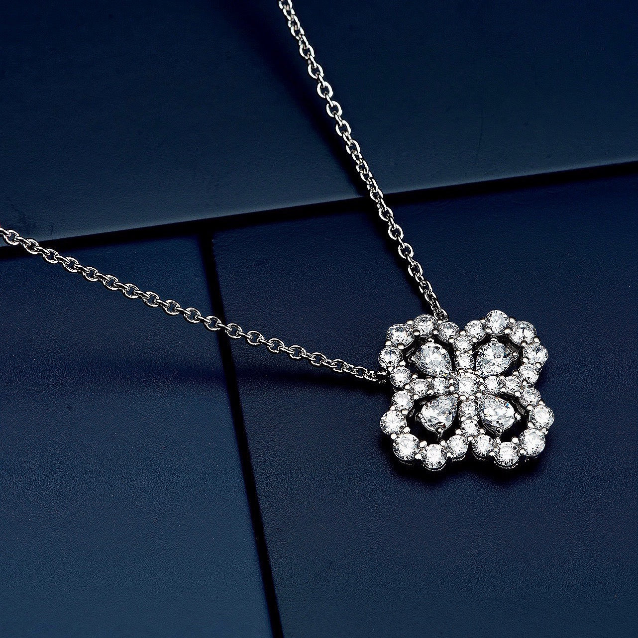 [Luna Brilliance]LOOP NECKLACE FULL MOTIF DIAMOND COMBINATION