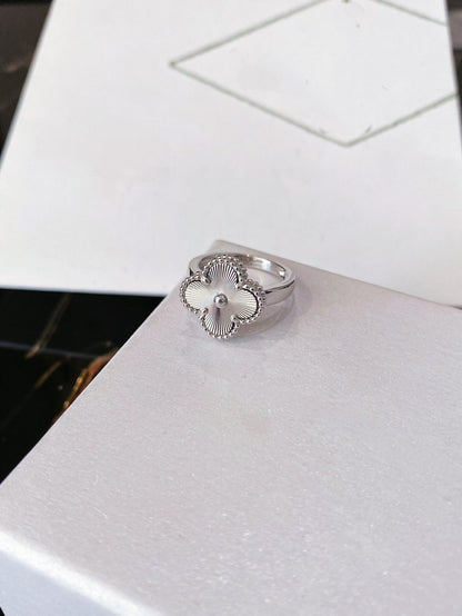 [Luna Brilliance]CLOVER SILVER RING