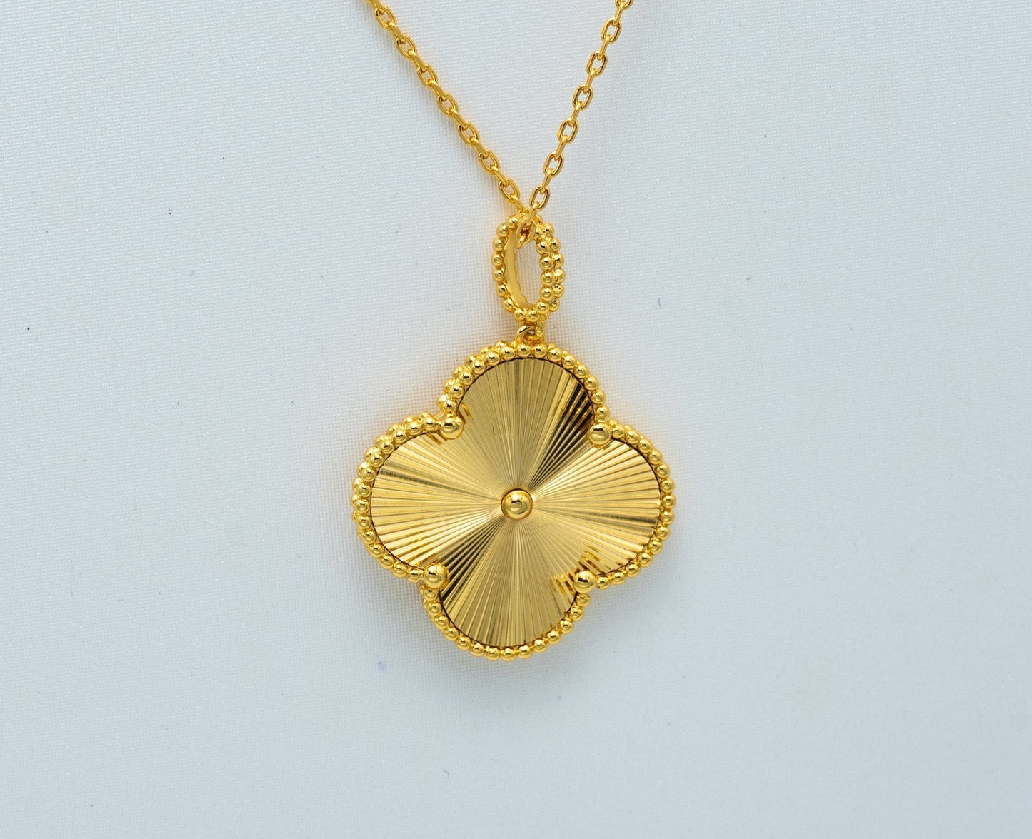 [Luna Brilliance]CLOVER 25MM PEDANT NECKLACE GOLD