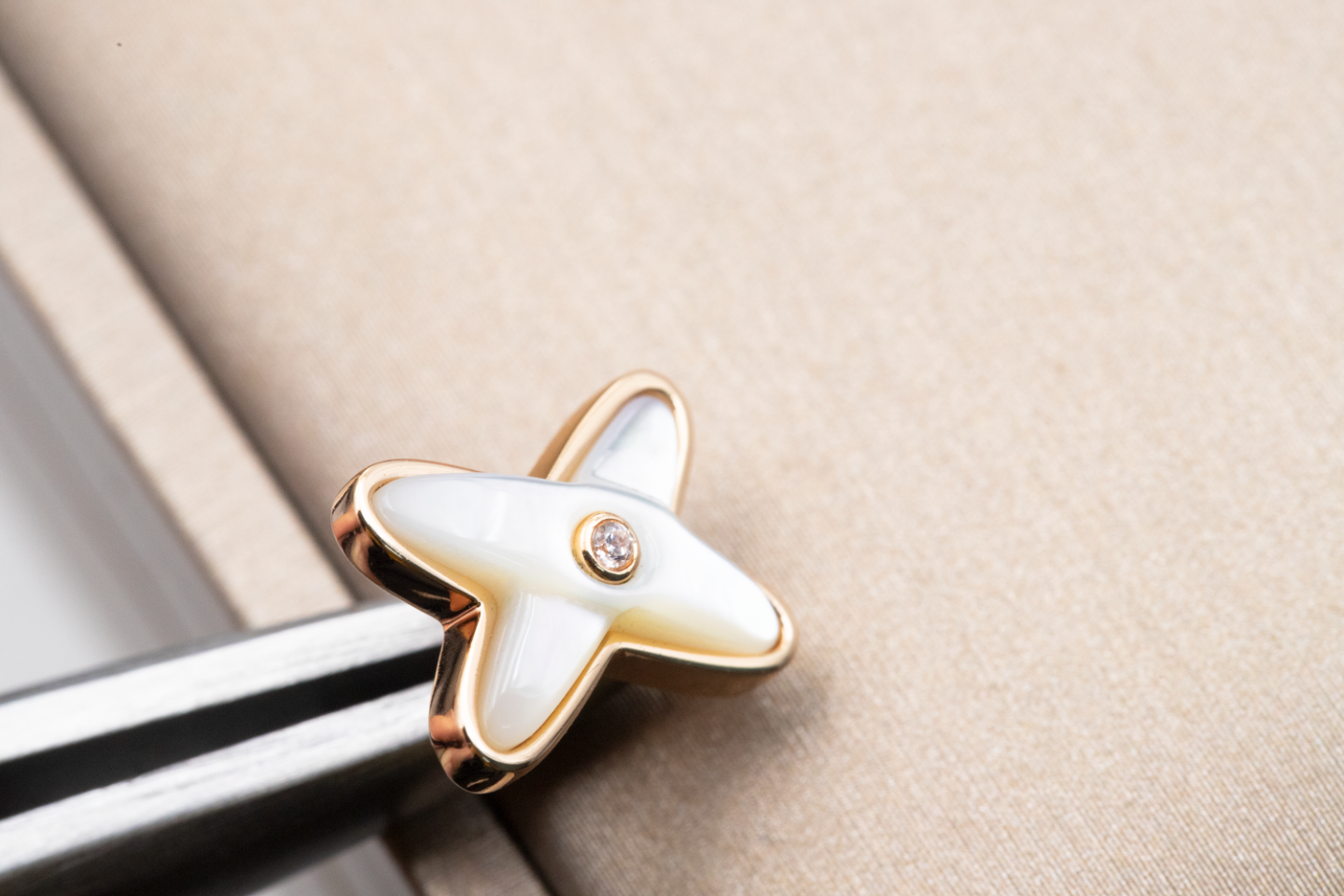 [Luna Brilliance]JEUX DE WHITE MOP ROSE GOLD DIAMOND EARRINGS