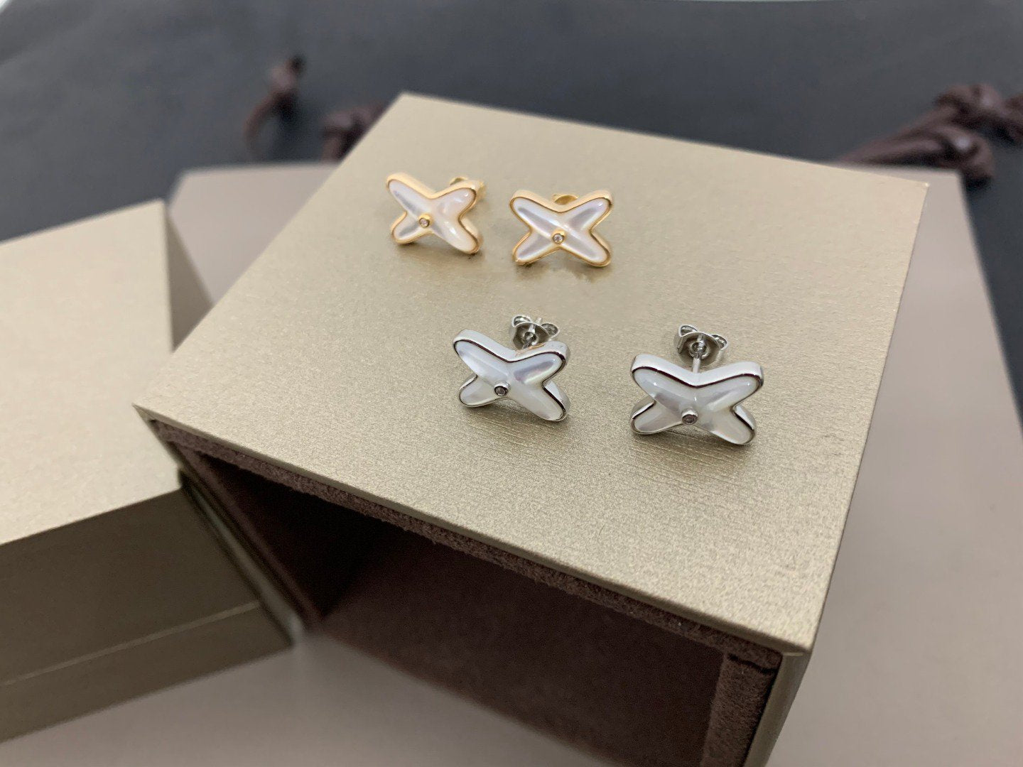 [Luna Brilliance]JEUX DE WHITE MOP SILVER DIAMOND EARRINGS