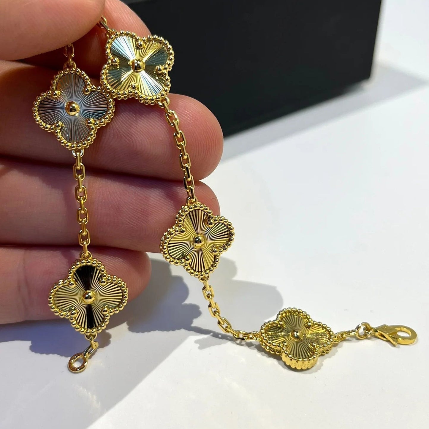 [Luna Brilliance]CLOVER 5 FLOWERS LASER BRACELET