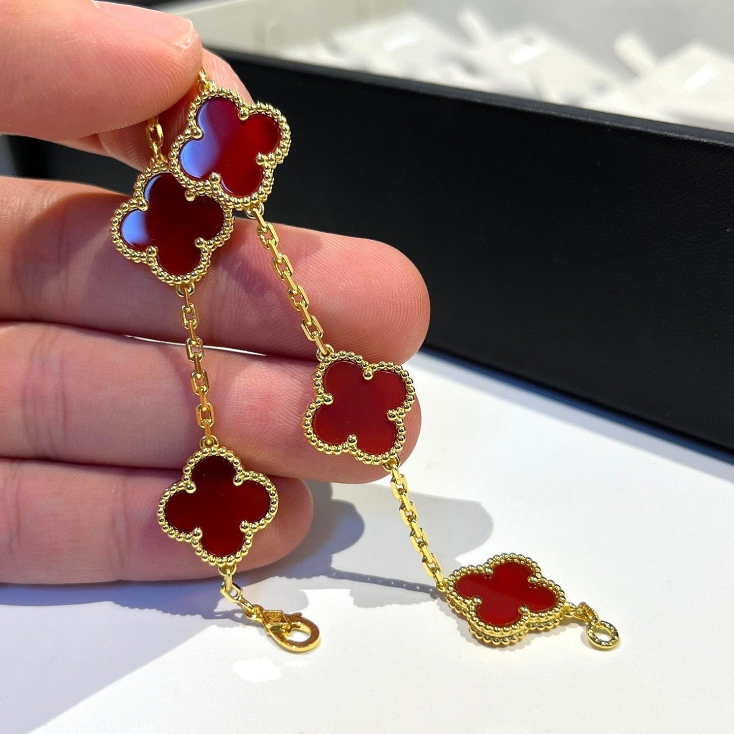 [Luna Brilliance]CLOVER 5 MOTIFS RED AGATE  BRACELET