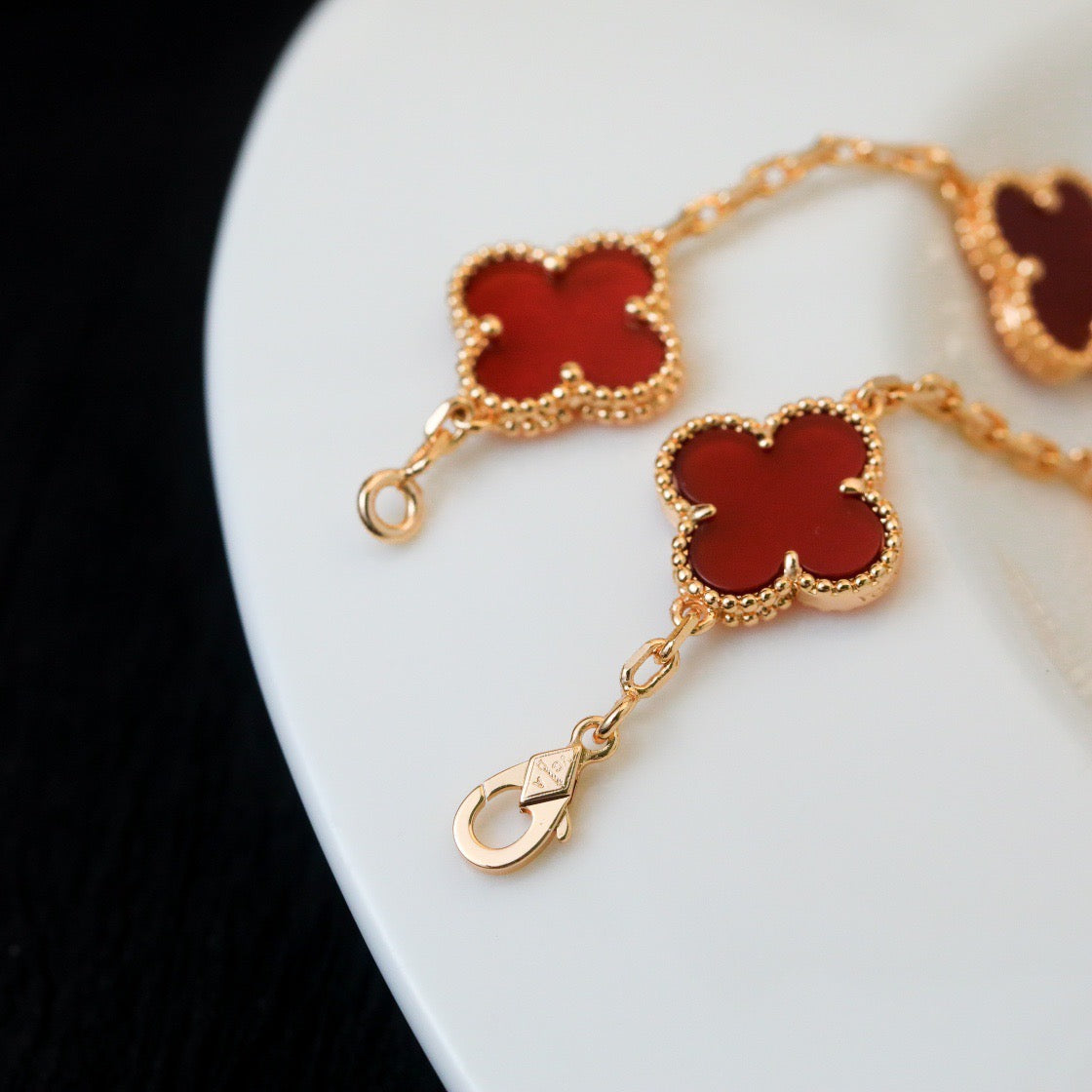 [Luna Brilliance]CLOVER 5 MOTIFS RED AGATE  BRACELET