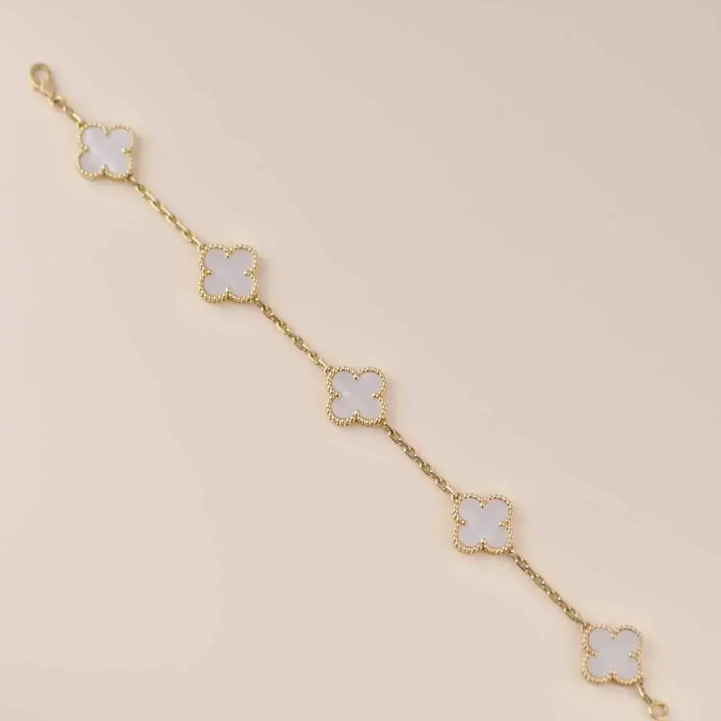 [Luna Brilliance]CLOVER  5 MOTIF WHITE MOP BRACELET