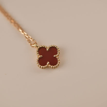 [Luna Brilliance]CLOVER MINI 9.5MM WHITE CARNELIANS NECKLACE