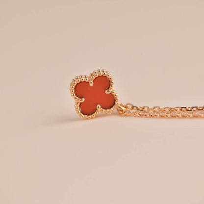 [Luna Brilliance]CLOVER MINI 9.5MM WHITE CARNELIANS NECKLACE