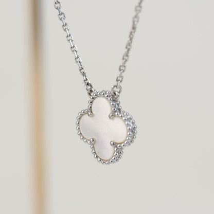 [Luna Brilliance]CLOVER  15MM WHITE MOTHER-OF-PEARL SILVER