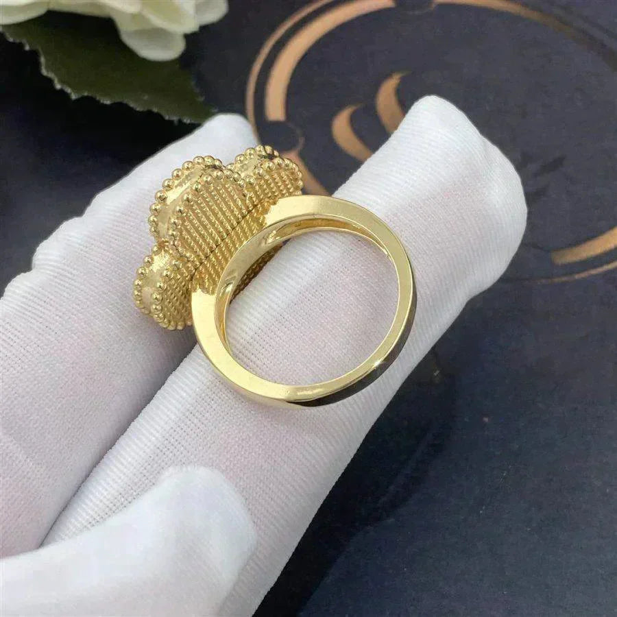 [Luna Brilliance]CLOVER WHITE MOP RING
