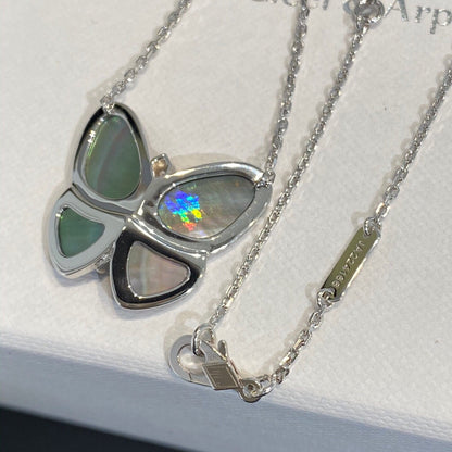 [Luna Brilliance]LARGE BUTTERFLY SILVER PENDANT DIAMOND NECKLACE