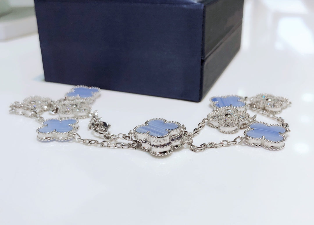 [Luna Brilliance]CLOVER 10 MOTIFS CHALCEDONY DIAMONDS SILVER NECKLACE