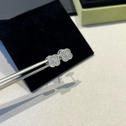 [Luna Brilliance]CLOVER MINI DIAMOND STUD EARRINGS