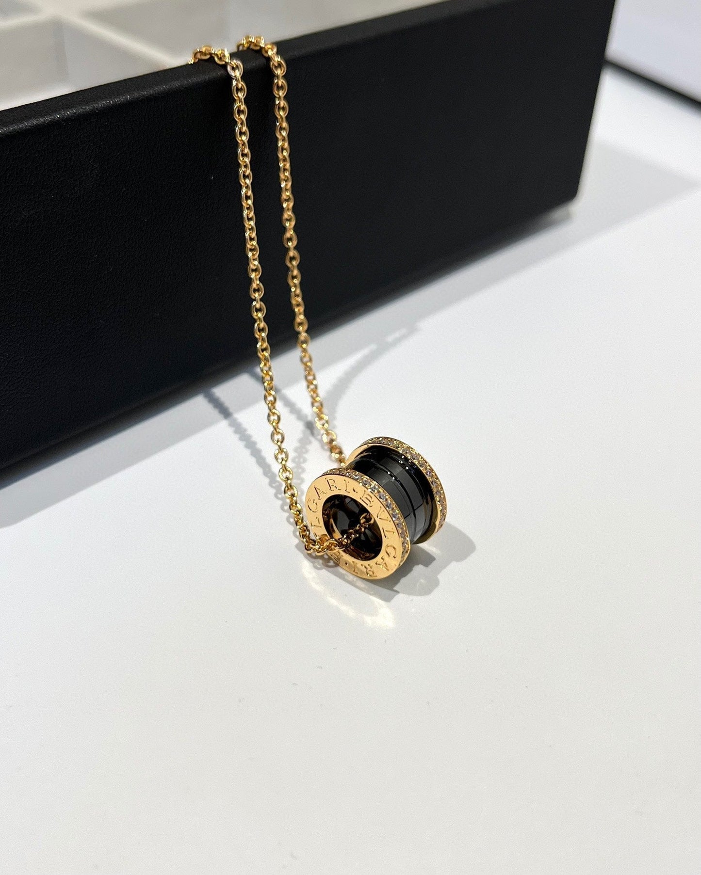 [Luna Brilliance]ZERO 1 BLACK CERAMIC DIAMOND PINK GOLD NECKLACE
