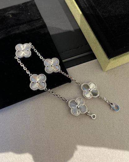 [Luna Brilliance]CLOVER SILVER 5 MOTIFS BRACELET