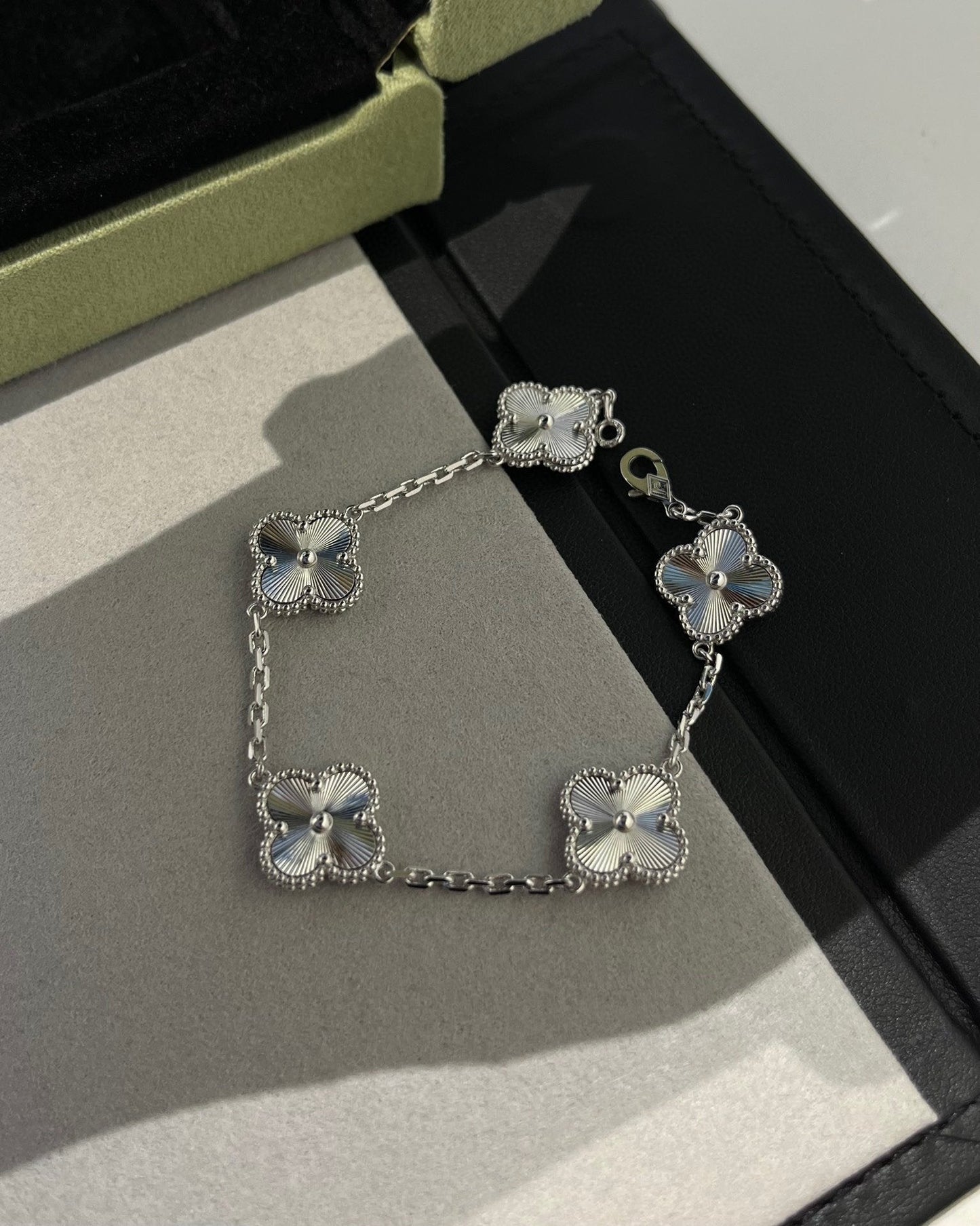 [Luna Brilliance]CLOVER SILVER 5 MOTIFS BRACELET