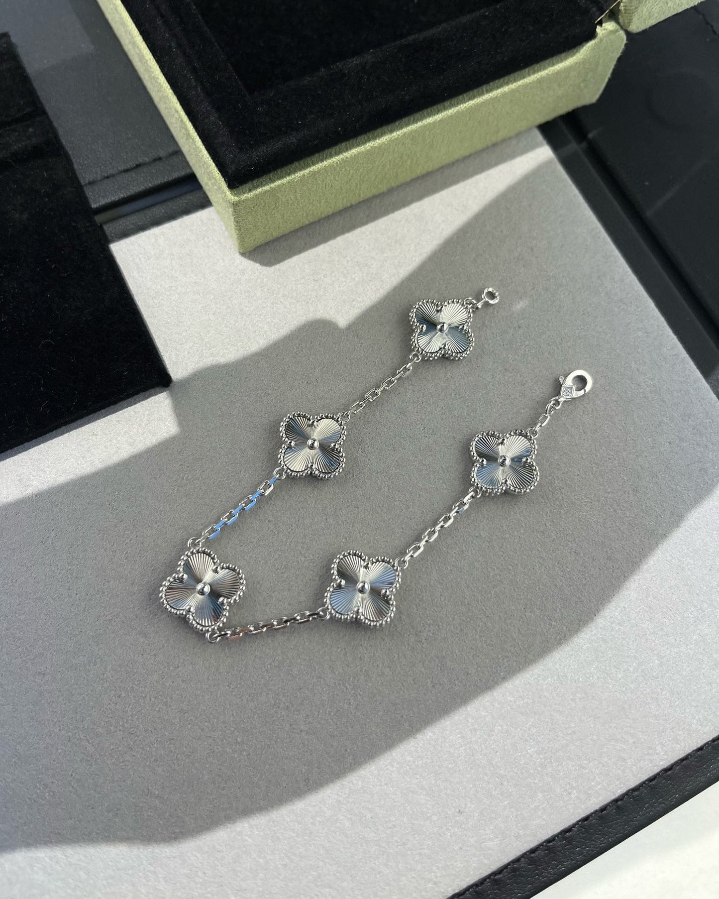 [Luna Brilliance]CLOVER SILVER 5 MOTIFS BRACELET